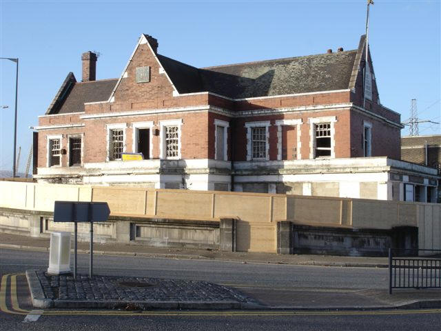 Tidal Basin Tavern, 31 Tidal Basin Road - in December 2006