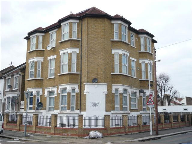 Albion, 141 Boleyn Road, Forest Gate E7 - in March 2008