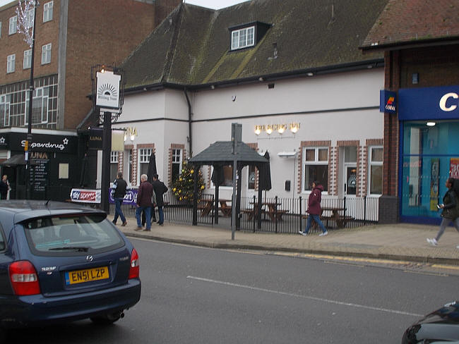 Cricketers / Rising Sun, 64-68 High Street, Hornchurch RM12 - in December 2018