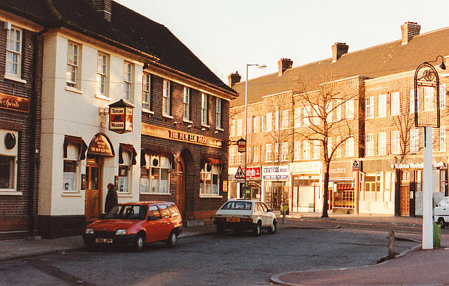 Elm Park Hotel, Elm Park, Hornchurch - in 1990