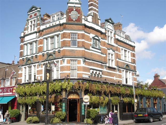 King William IV, 816 High Road, Leyton - in September 2006