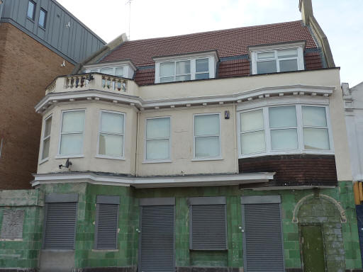 Three Crowns, 1 High Street,  North Woolwich E16 - in September 2009