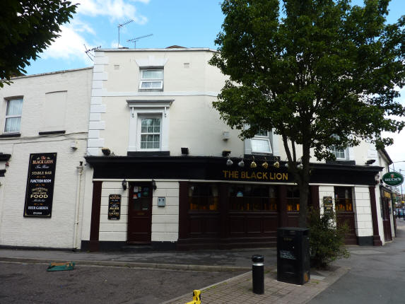 Black Lion, High Street - in August 2009