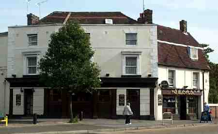 Black Lion, High Street, Plaistow, 4th October 2002