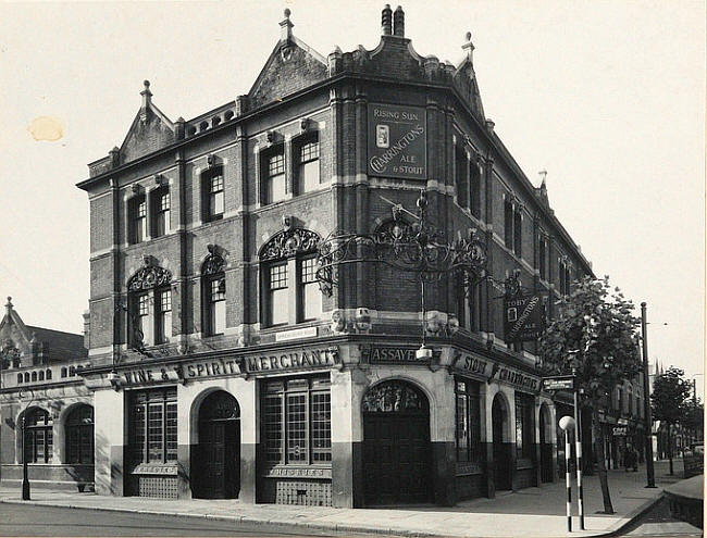 Rising Sun, 528 Romford Road, Manor Park, Stratford E7 - in 1951