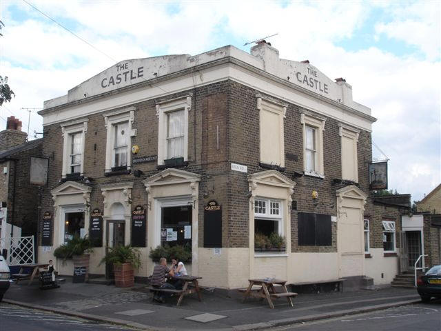 Castle, 15 Grosvenor Rise East, Walthamstow, E17 - in August 2007