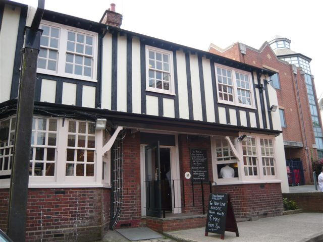 Beehive, 2 Watsons Row, St Albans, Hertfordshire - in May 2008