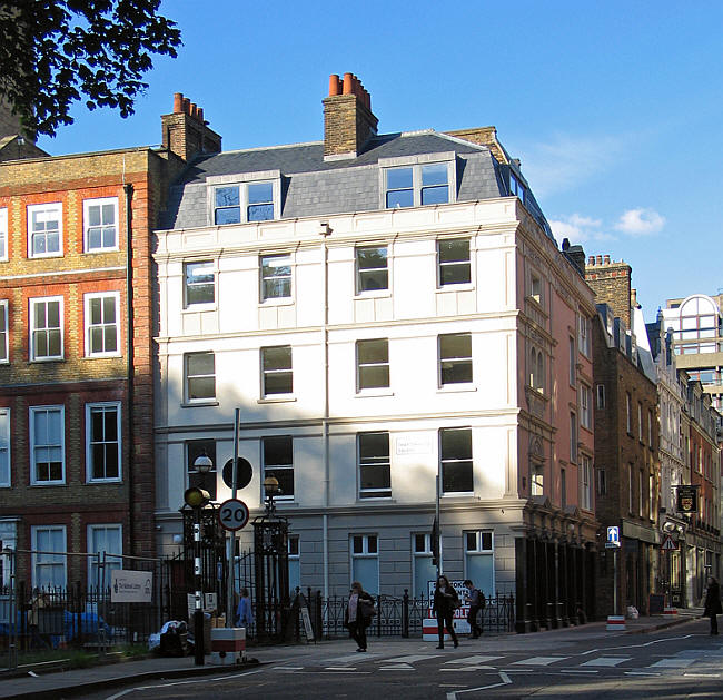 Pattersons Hotel, 2 & 3 Charterhouse Square, Aldersgate EC1 - in July 2016