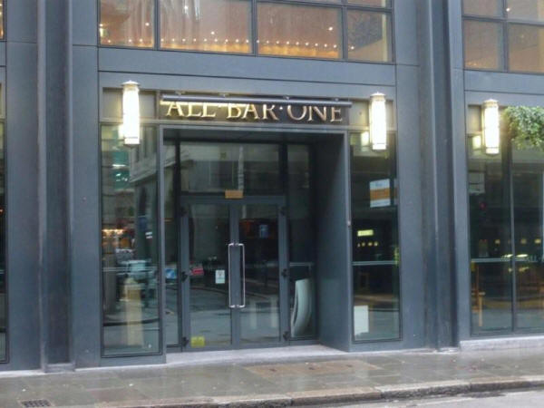 George & Dragon, 104 Houndsditch, EC3 - in November 2008