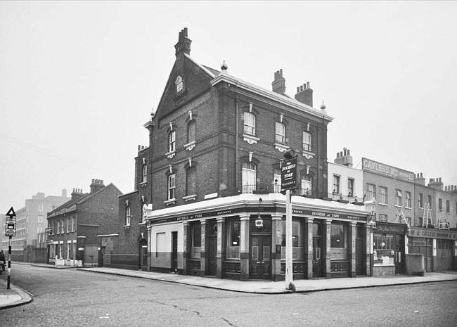 Duchess of York, 87 Battersea Park road & Savona street, Battersea - in 1960