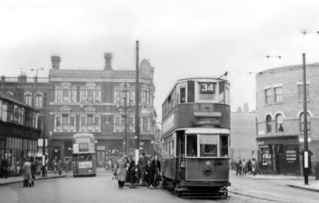 On 30th September 1950, the last day of trams in Battersea and shows the Princes Head, from Battersea Park Road.
