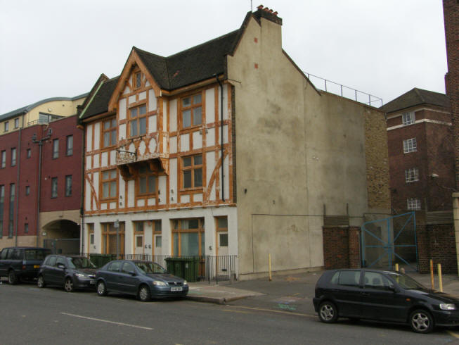 Lilliput Hall, 9 Jamaica Road, Bermondsey in February 2009