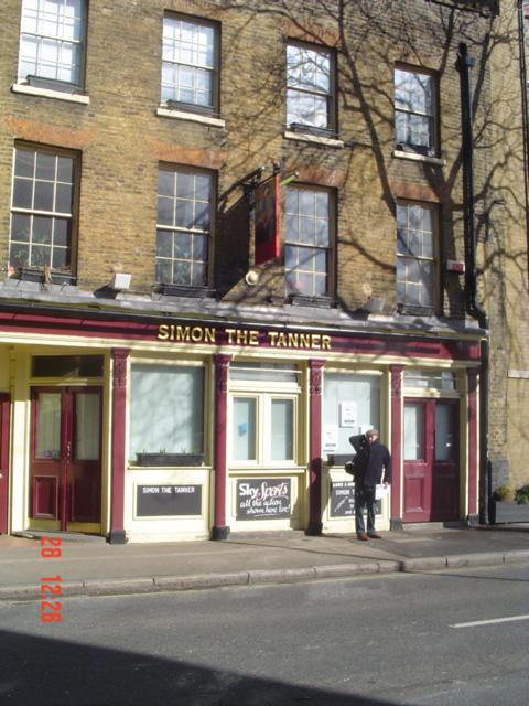 Simon The Tanner, 231 Long Lane - Kindly supplied by Pat Ashdown in February 2006