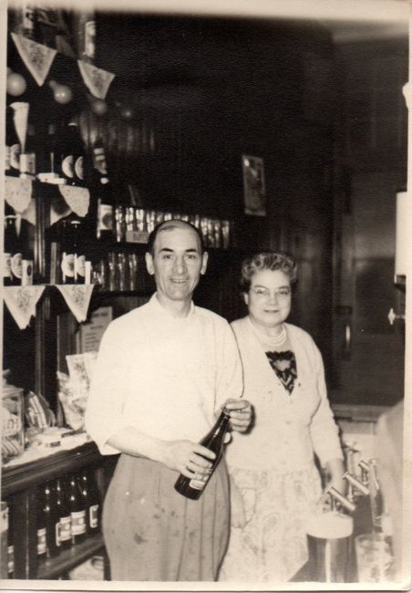 George and Beatrice Eyres at the Kings Arms, 67 Old Bethnal Green Road - pre 1954.