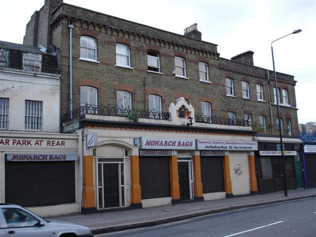 Nags Head, 324 Hackney Road - in May 2006
