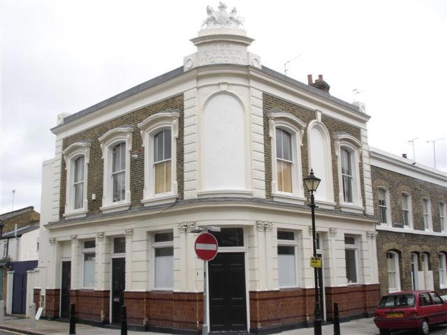 Queen Victoria, 72 Barnet Grove - in September 2006