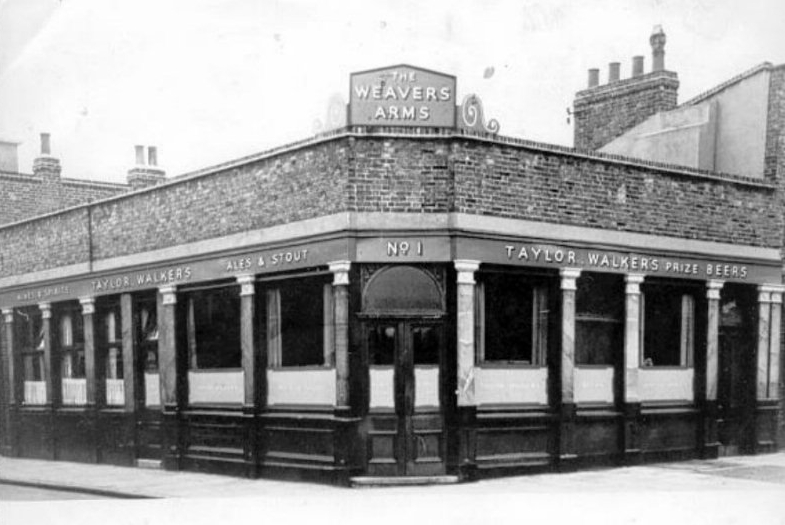 Weavers Arms, Roman Road