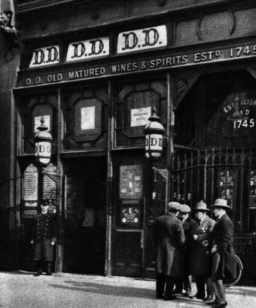 Dirty Dicks, 202 Bishopsgate - established 1745, circa 1940?