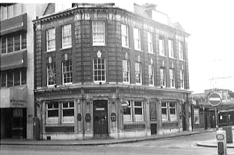 Sir Paul Pindar, 14 Bishopsgate Arcade, 175 Bishopsgate - in circa 1989