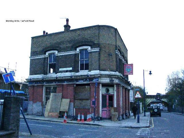 Bromley Arms, in recent years - Kindly provided by Philip Mernick @ http://www.mernick.co.uk/thhol/