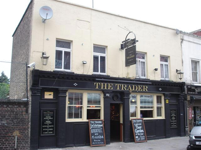 Needle Gun, 527 Roman Road, E3 - in May 2007