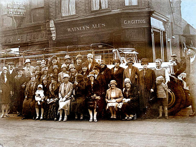 Rose of Denmark, Roman Road, E3 - circa 1923 with licensee G H Gittos