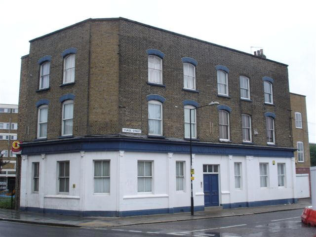 Earl of Devon, 213 St Paul�s Way, E3 - in May 2007