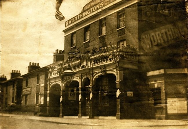 Alleyns Head, 121 Park road, West Dulwich- circa 1911