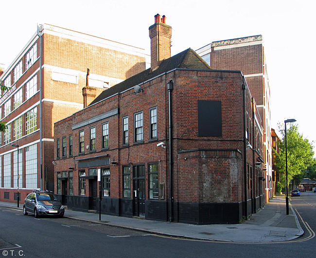 Red Lion, 42 Northampton Road EC1 - in June 2013