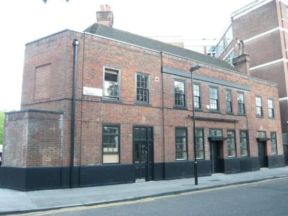 Red Lion, 45 Rosoman Street, EC1 - in May 2009