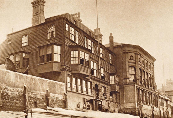 Crown & Sceptre, Greenwich