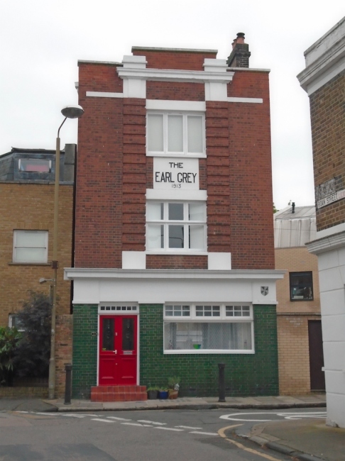 The Earl Grey, Straitsmouth, Greenwich in 2022; the current building is dated 1913. Now a private house.
