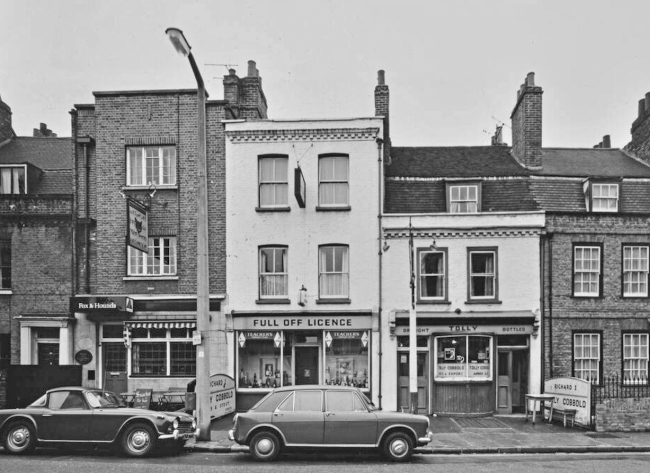 Fox & Hounds and Richard 1, Royal Hill, SE10, with an Off Licence between the two pubs - in 1972.