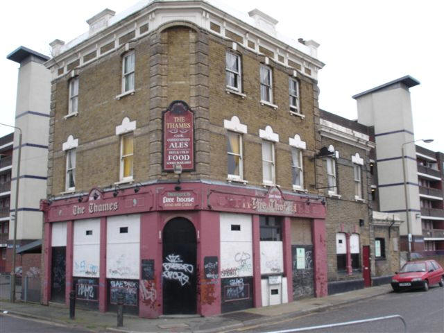 Rose & Crown, 95 Thames Street - in March 2007
