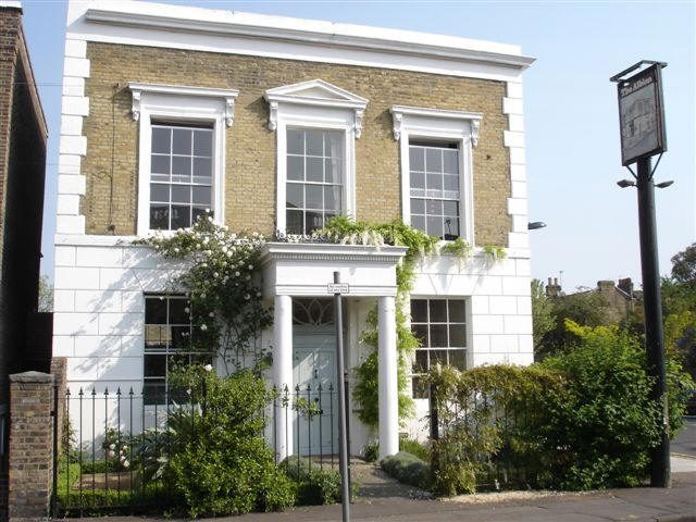 Albion Tavern, 33 Albion Drive, E8 - in April 2007