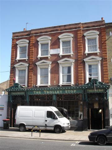 De Beauvoir Arms, 28 Stamford Road, N1 - in May 2007