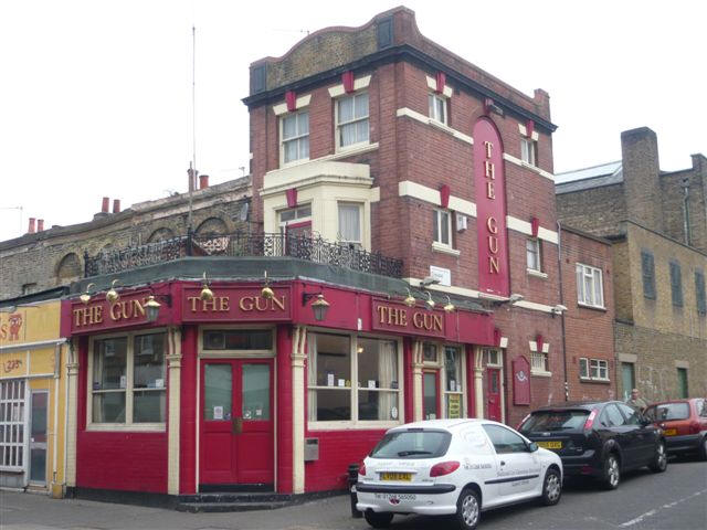 Gun, 235 Well Street, E9 - in April 2008