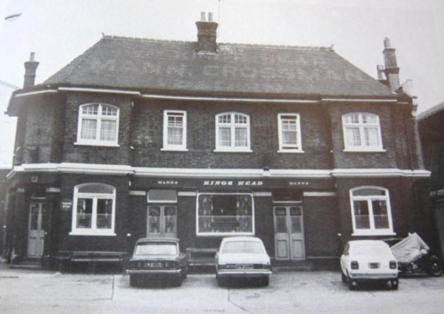 King�s Head, 44 Middlesex Wharf, Clapton, E5 - abouit 1974