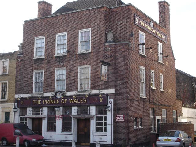 Prince of Wales, 447 Kingsland Road - in November 2006