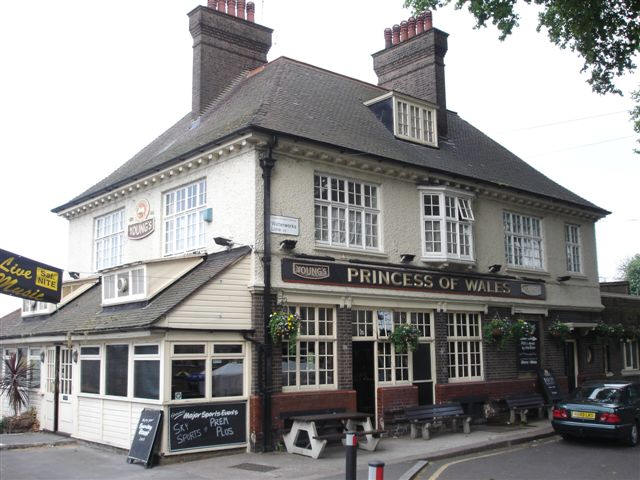Prince of Wales, 146 Lea Bridge Road, E5 - in June 2007