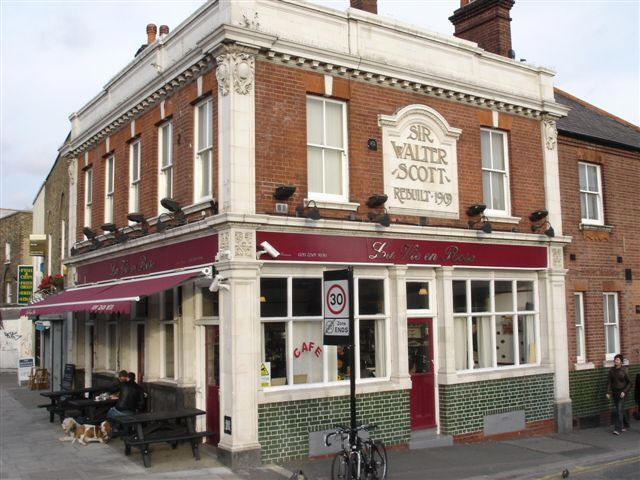Sir Walter Scott, 2 Broadway Market - in November 2006