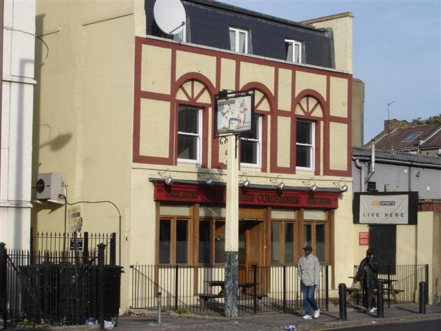 Three Compasses,99 Dalston Lane - in November 2006