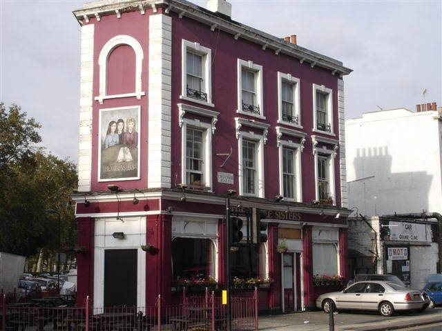 Three Sisters, 35 Queensdown Road, E5 - in November 2006