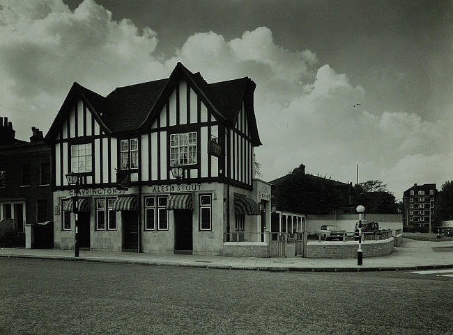 Oxford & Cambridge, 70 Hammersmith Bridge Road, W6