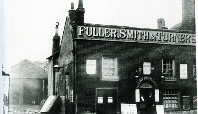 Plough & Harrow,122 King Street, Hammersmith W6 - in1904