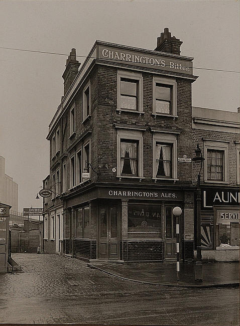 Railway Arms, 52 Goldhawk Road, Shepherds Bush, Hammersmith W12 - in 1935