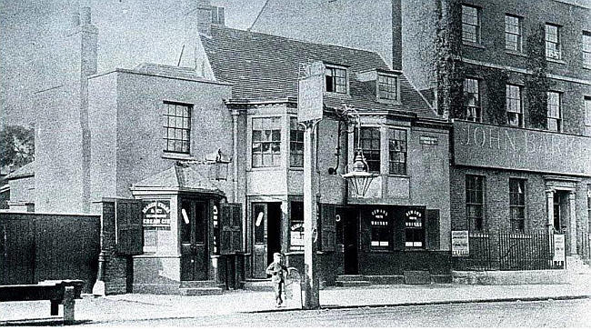 Red Cow, Hammersmith Road, Hammersmith - shortly before reconstruction in 1897