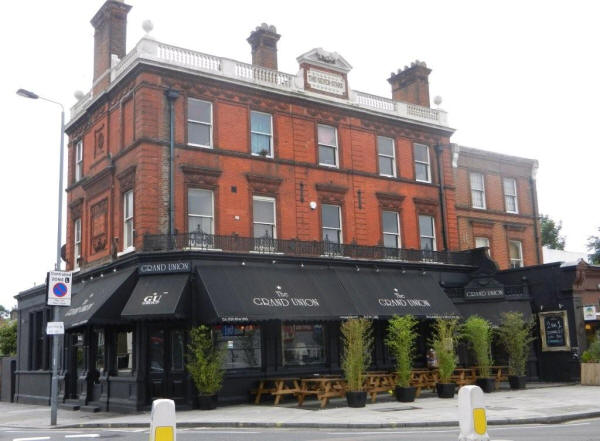 Seven Stars Tavern, 243 Goldhawk Road, Shepherds Bush, W12 - in June 2011