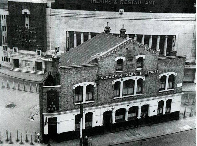 Six Bells, 33 Queen Caroline Street, Hammersmith - in 1955