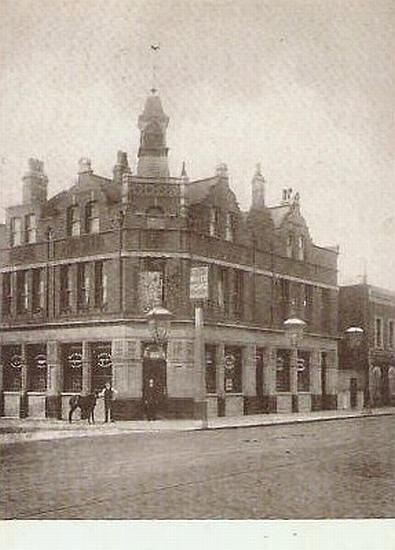 White Horse, 31 Uxbridge Road, Shepherds Bush - in 1908
